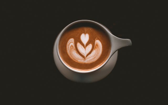 Beneficiile cafelei consumate dimineața